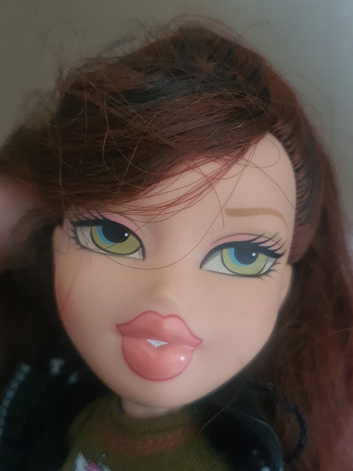 Bratz Phoebe Back to School (BTS School) Doll with Clothes & Accessories