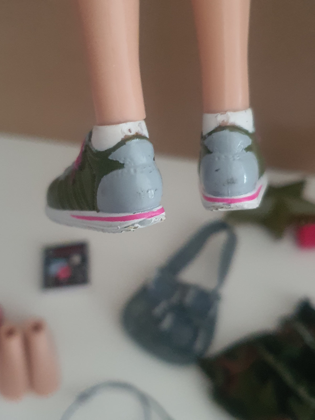 Bratz Phoebe Back to School (BTS School) Doll with Clothes & Accessories