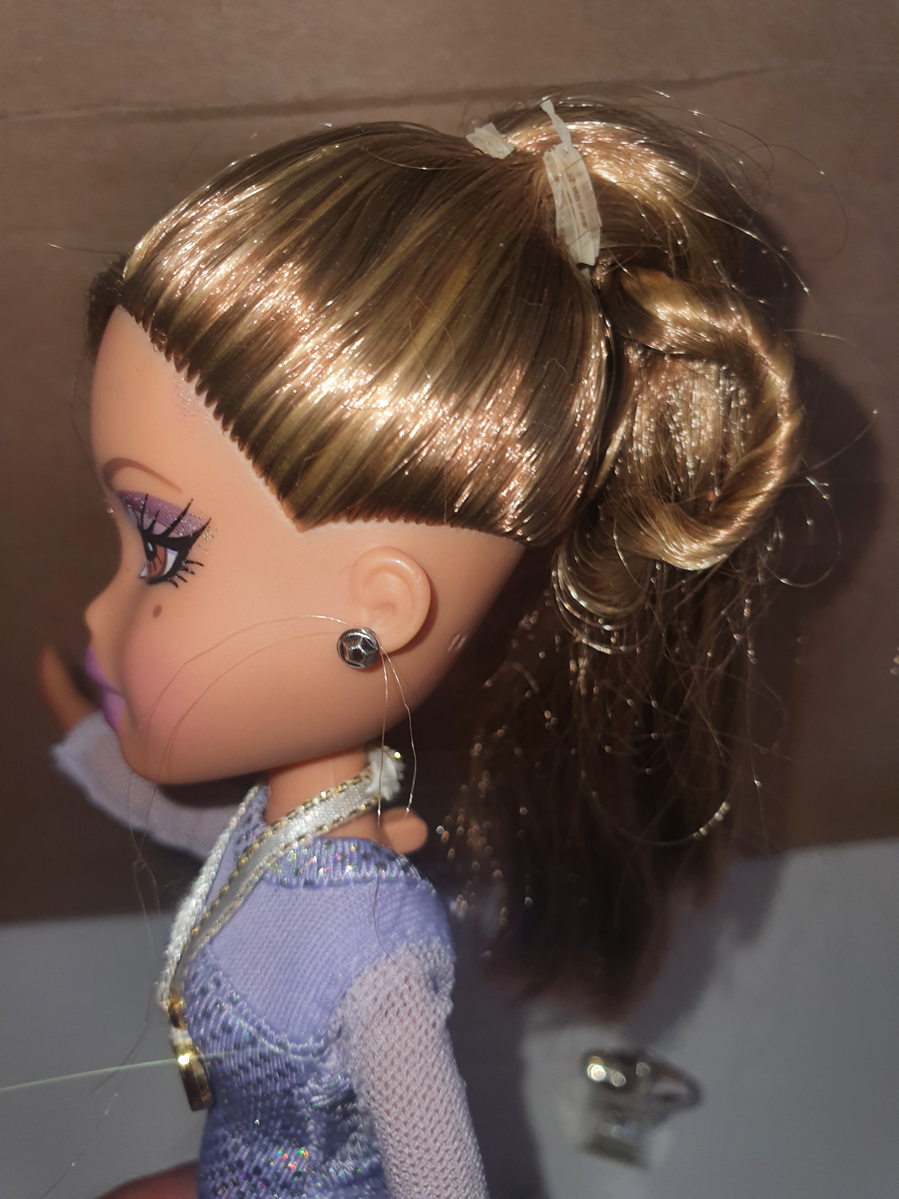 Bratz play sports gymnastics Yasmin