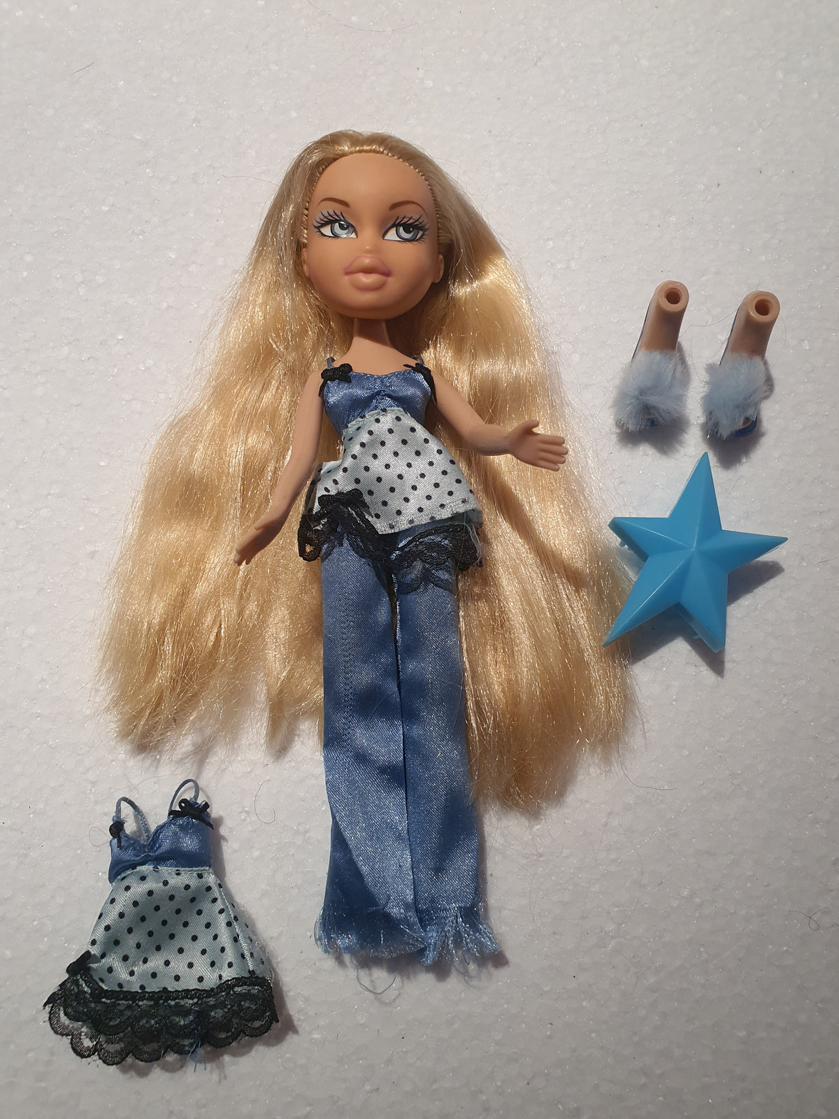 Bratz cloe sleep over mga